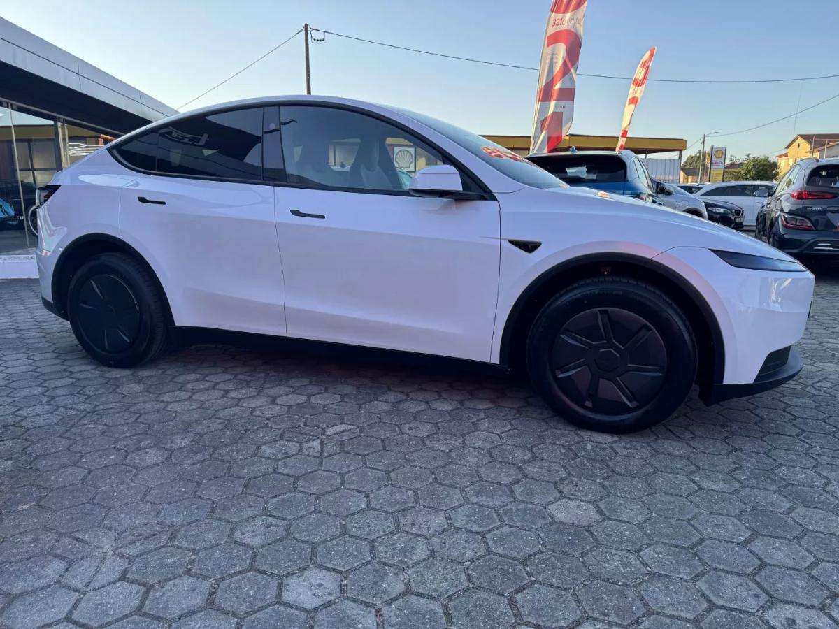 tesla-model-y-2026-eletrico-200cc