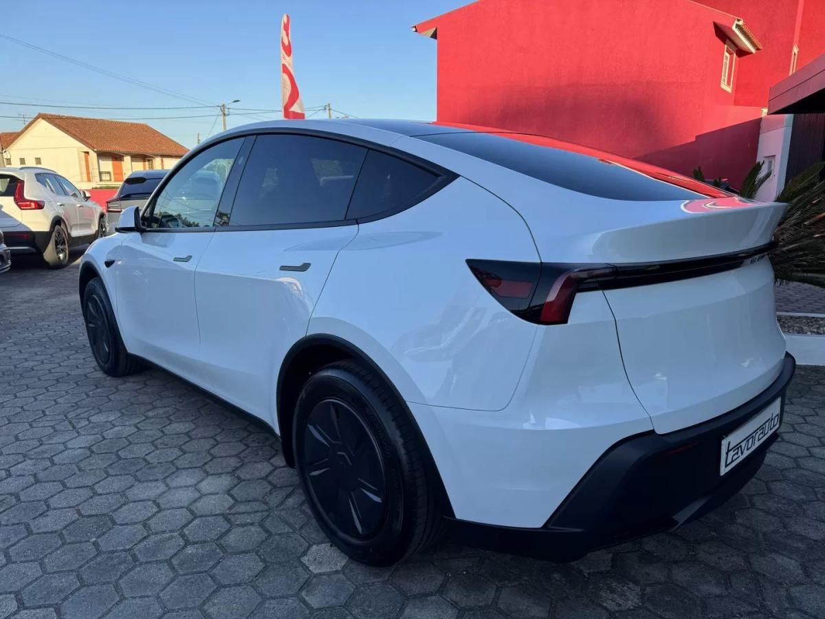 tesla-model-y-2026-eletrico-200cc