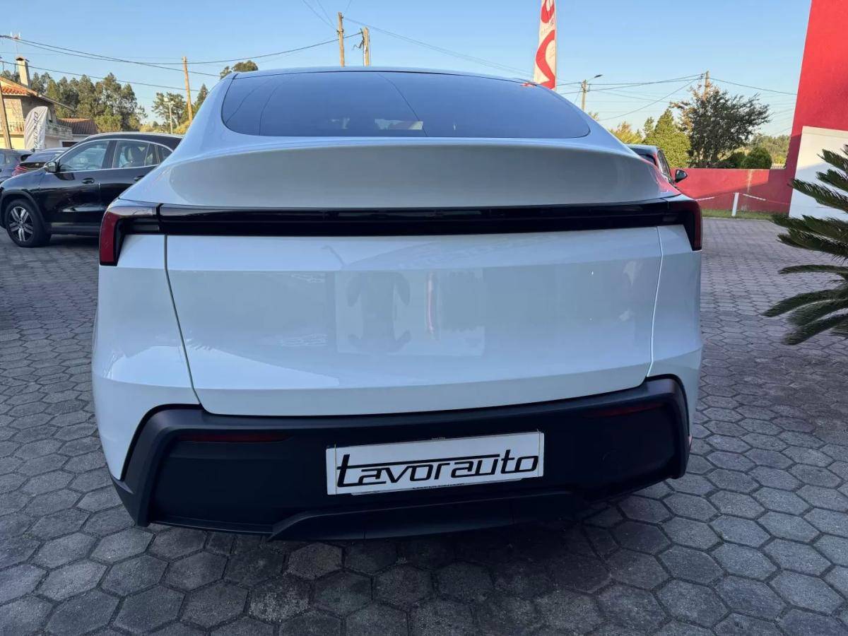 tesla-model-y-2026-eletrico-200cc