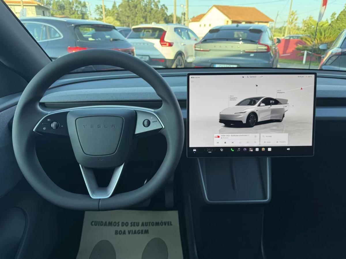tesla-model-y-2026-eletrico-200cc
