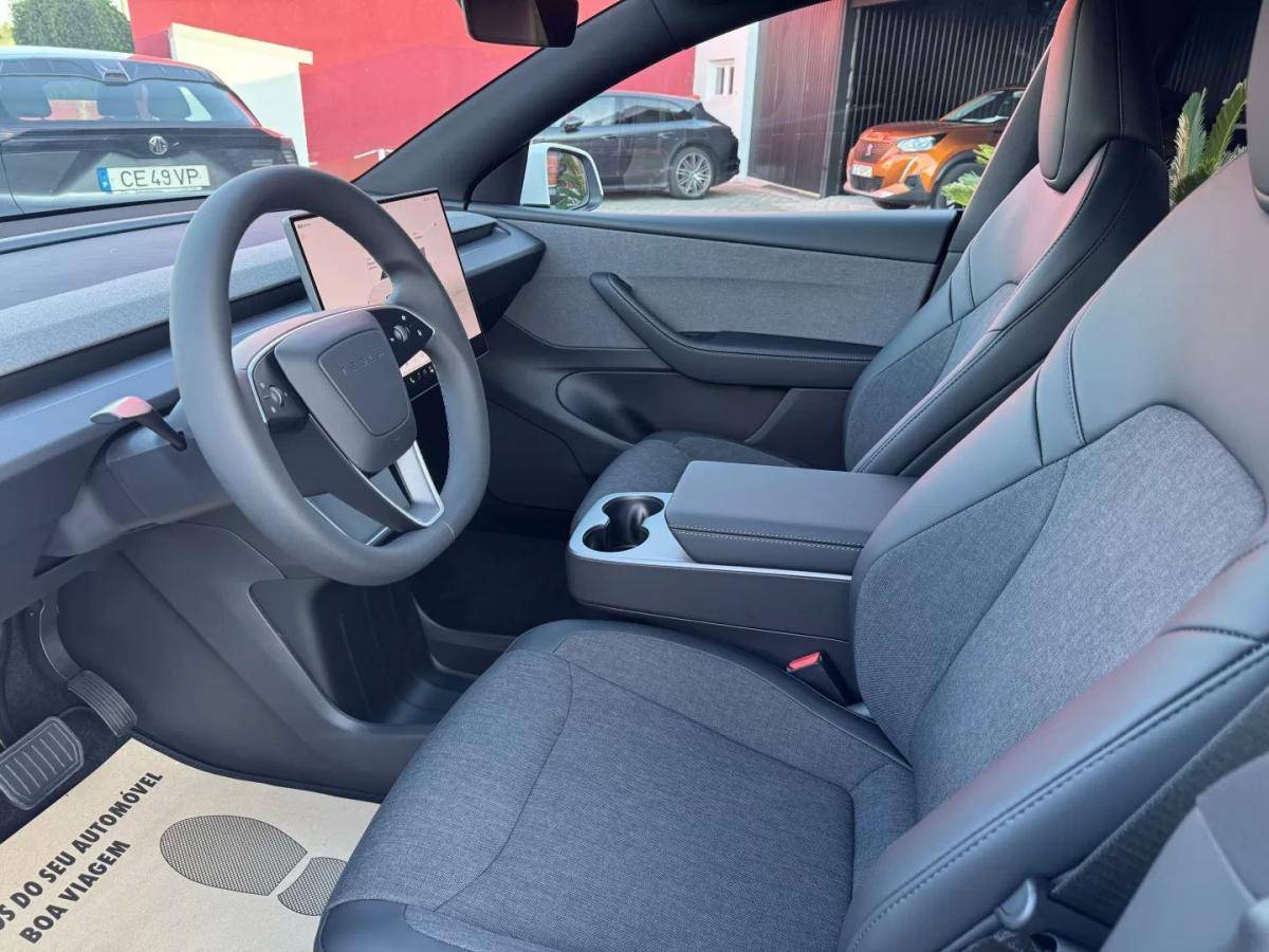 tesla-model-y-2026-eletrico-200cc