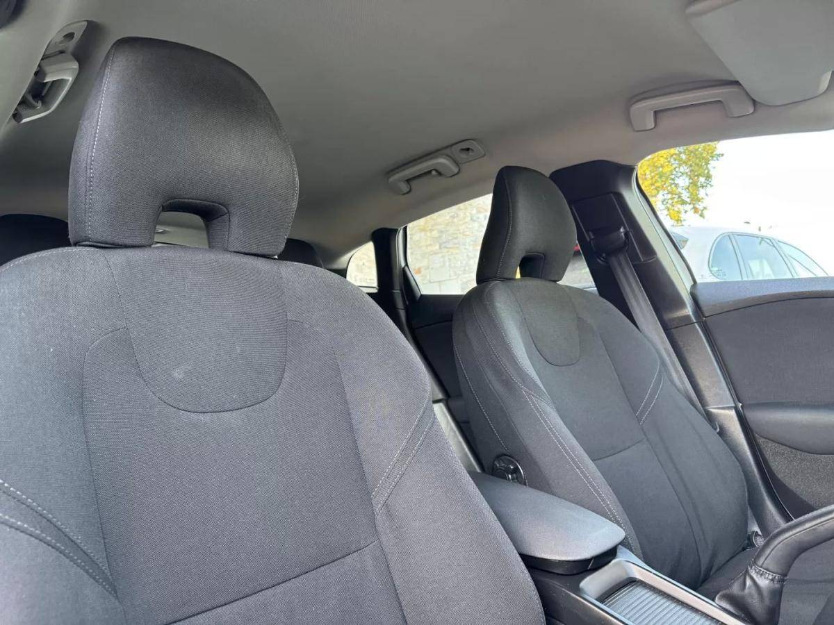 volvo-v40-cross-country-2014-diesel-1560cc