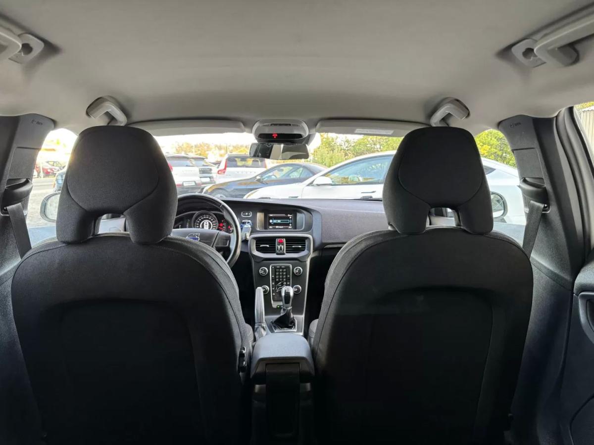volvo-v40-cross-country-2014-diesel-1560cc