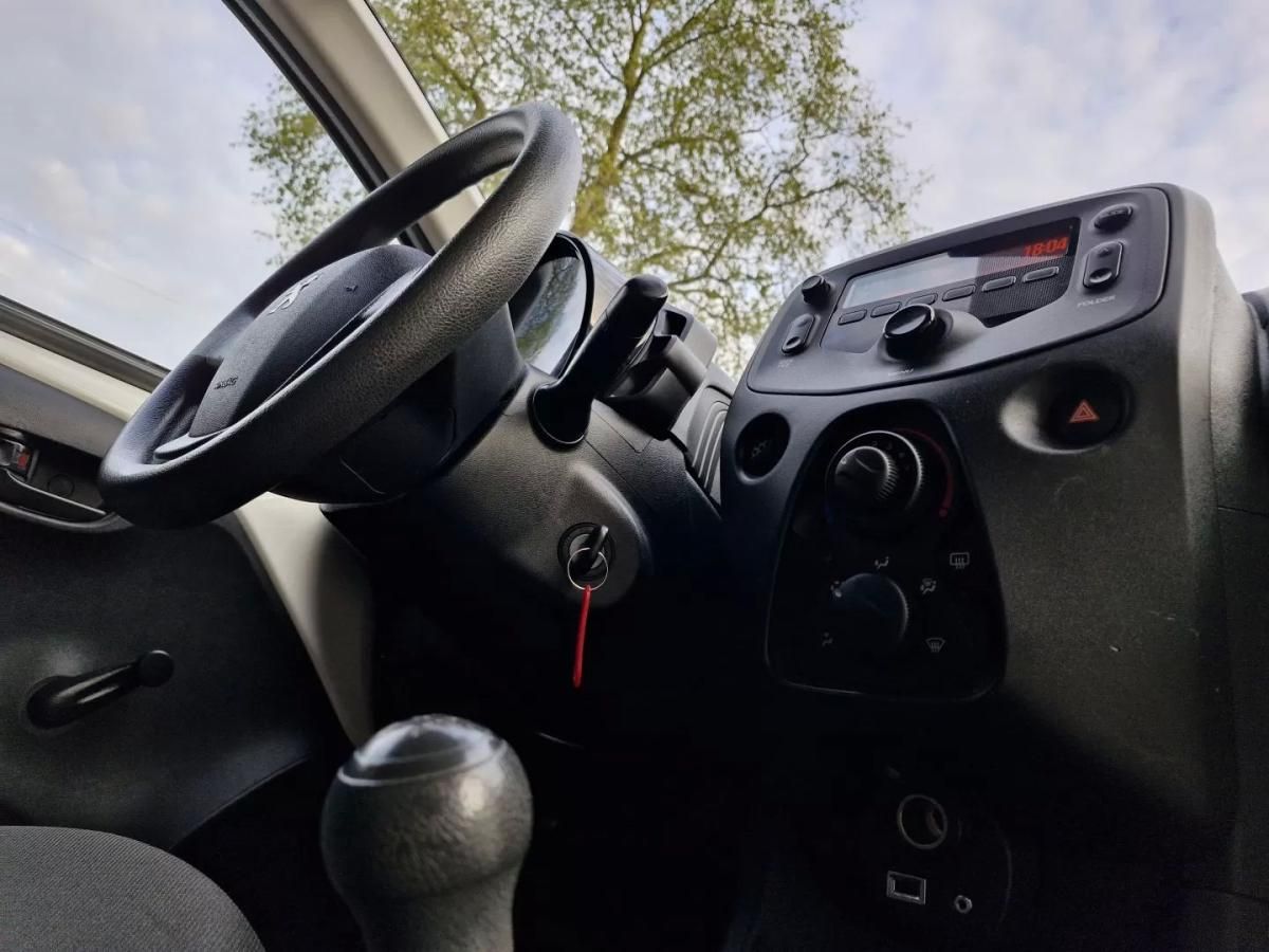 peugeot-108-2015-gasolina-998cc