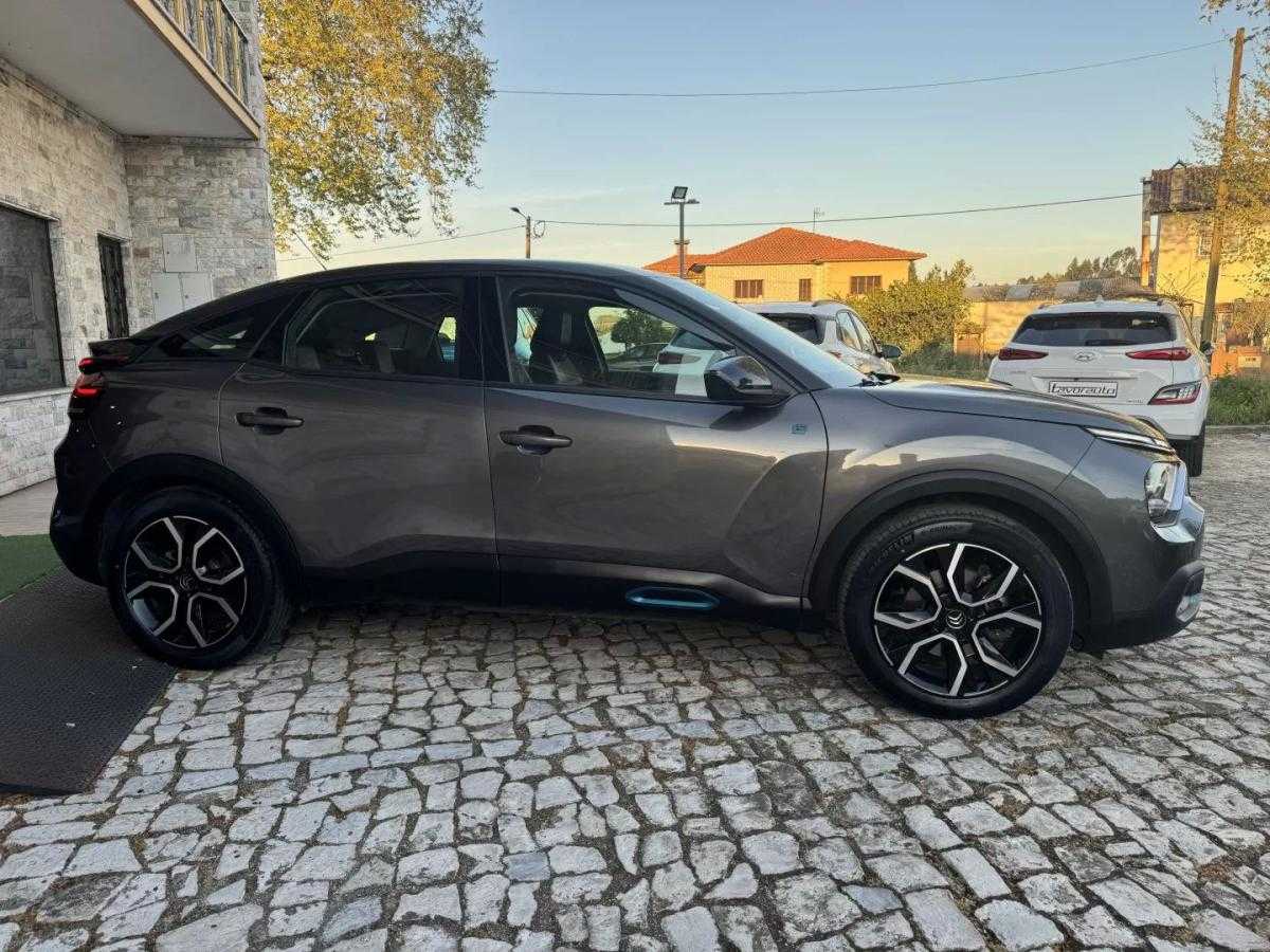citroen-c4-2022-eletrico-200cc