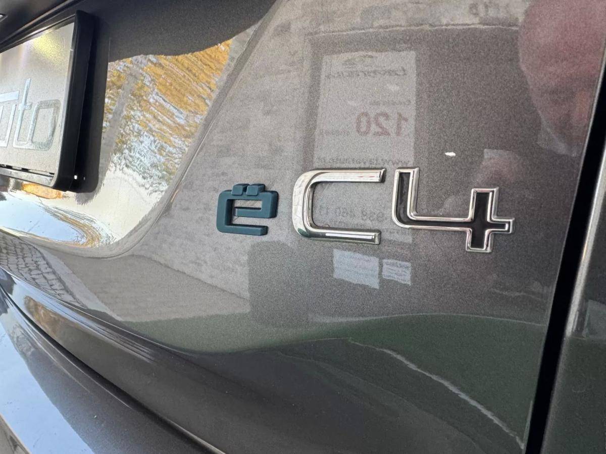 citroen-c4-2022-eletrico-200cc