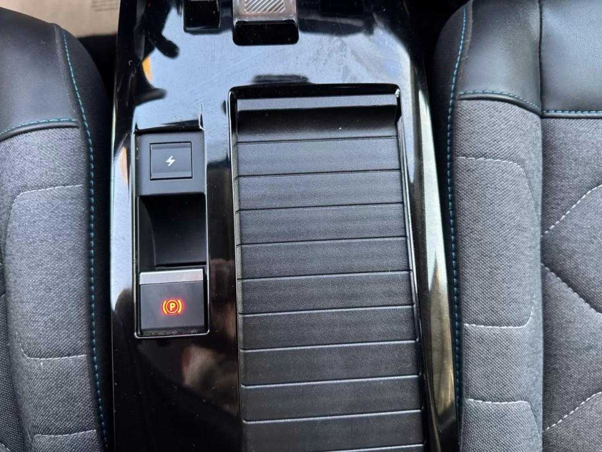 citroen-c4-2022-eletrico-200cc