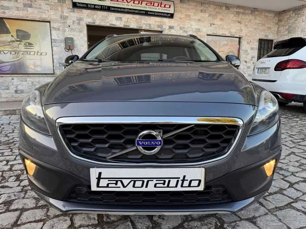 volvo-v40-cross-country-2013-diesel-1560cc