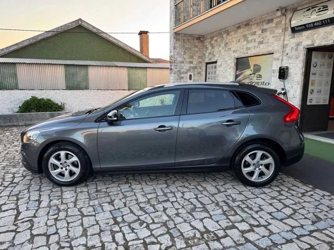 volvo-v40-cross-country-2013-diesel-1560cc