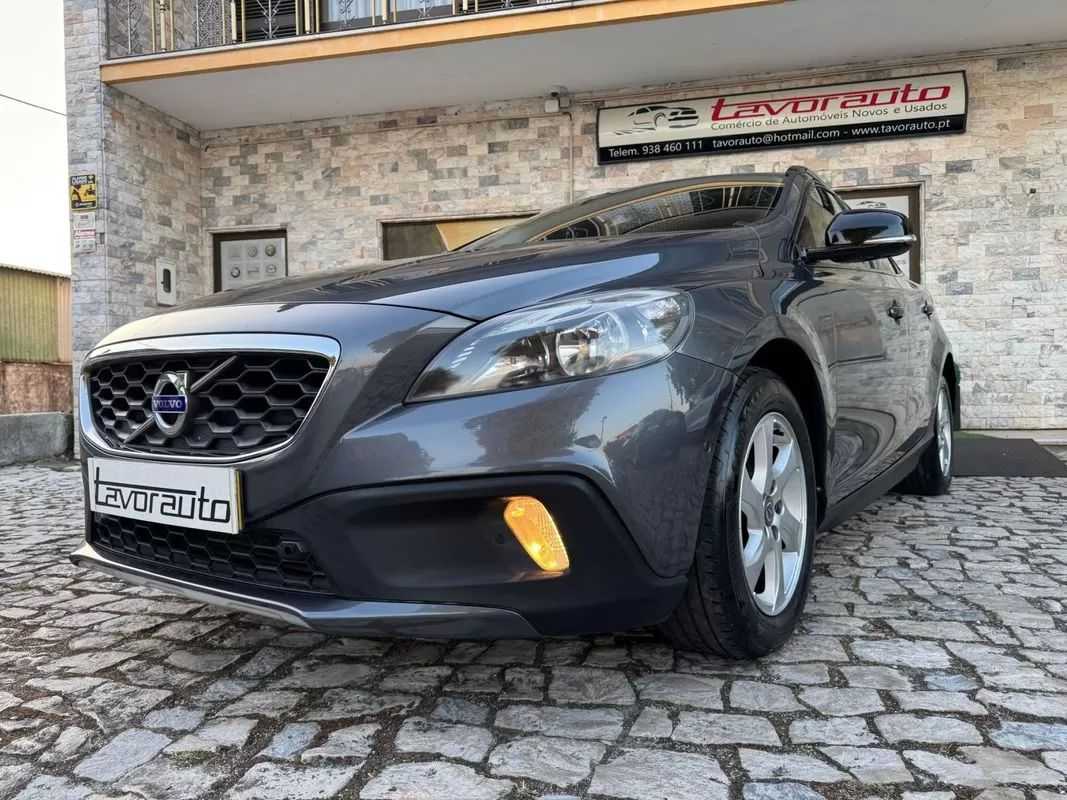 volvo-v40-cross-country-2013-diesel-1560cc