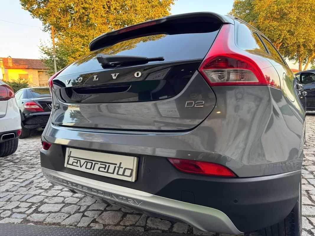 volvo-v40-cross-country-2013-diesel-1560cc