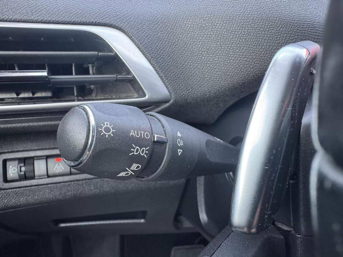 peugeot-3008-2022-hibrido-1598cc