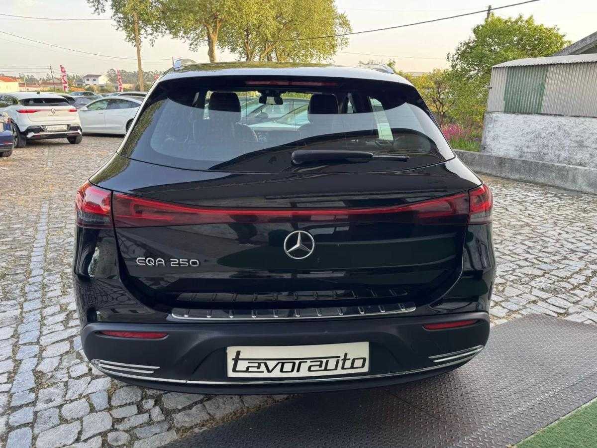mercedes-benz-eqa-2021-eletrico-200cc