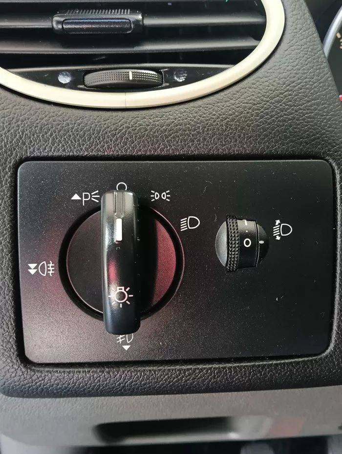 ford-focus-sw-2010-gasolina-1388cc