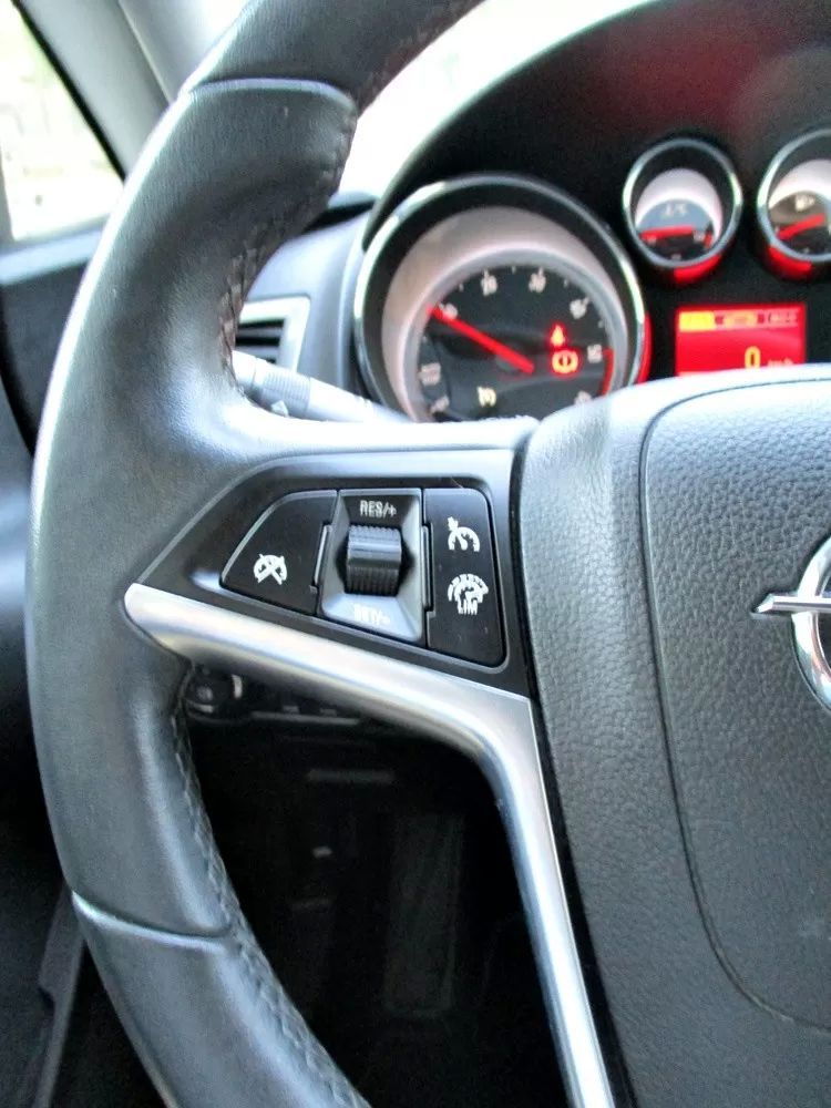 opel-astra-sport-tourer-2016-diesel-1598cc
