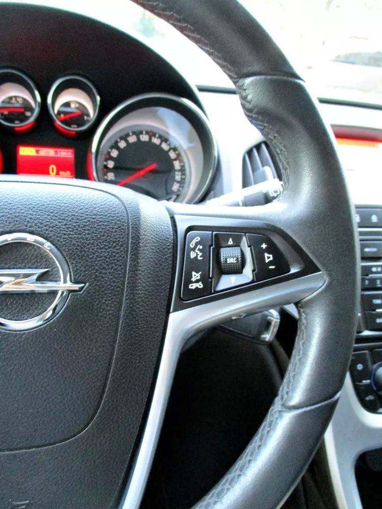 opel-astra-sport-tourer-2016-diesel-1598cc
