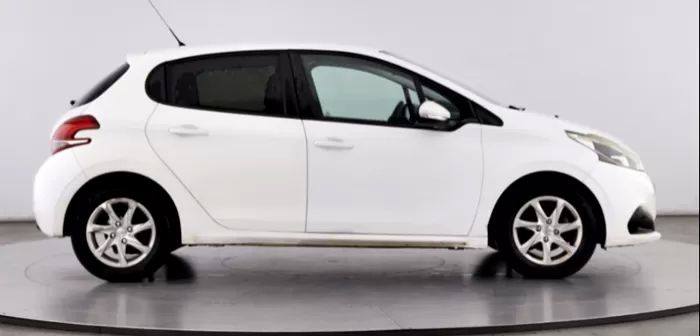 peugeot-208-2015-gasolina-1199cc