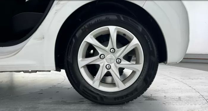 peugeot-208-2015-gasolina-1199cc