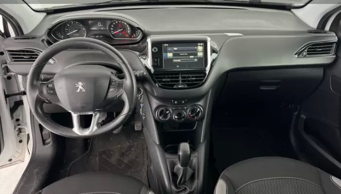 peugeot-208-2015-gasolina-1199cc