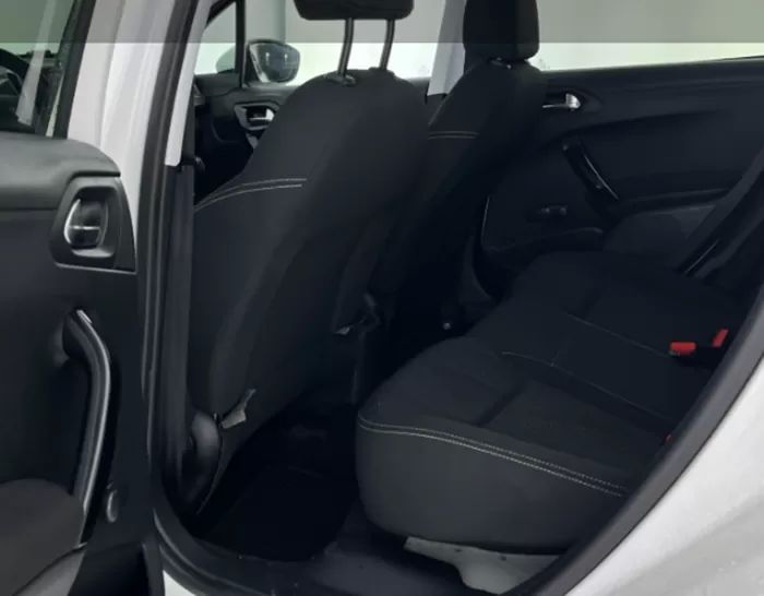peugeot-208-2015-gasolina-1199cc