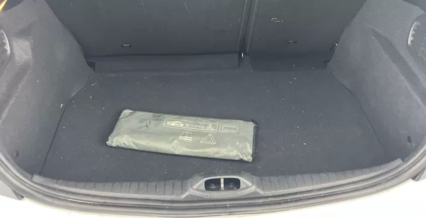 peugeot-208-2015-gasolina-1199cc