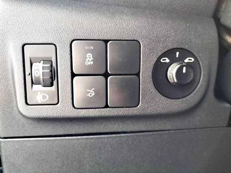 citroen-c-elysee-2016-diesel-1560cc