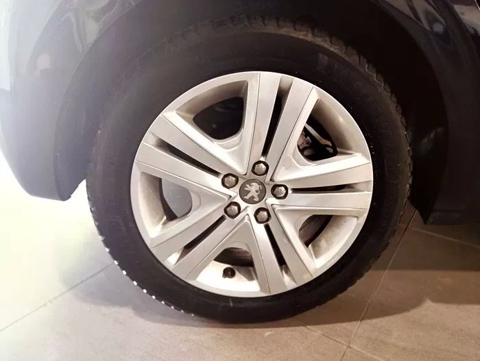 peugeot-208-2019-gasolina-1199cc