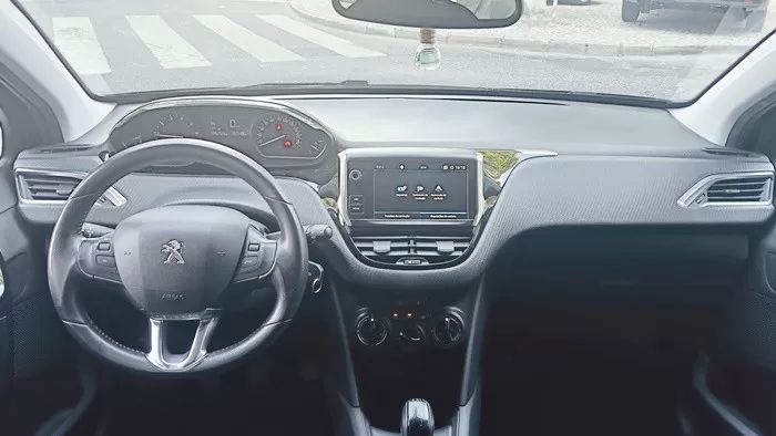 peugeot-208-2019-gasolina-1199cc