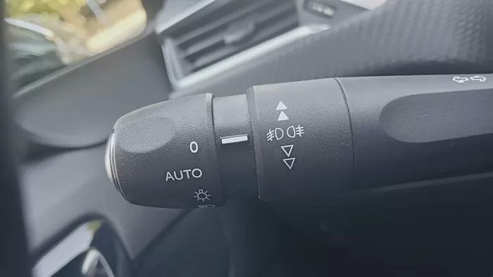 peugeot-208-2019-gasolina-1199cc