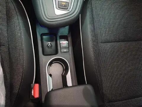 renault-captur-2023-hibrido-a-gasolina-1598cc