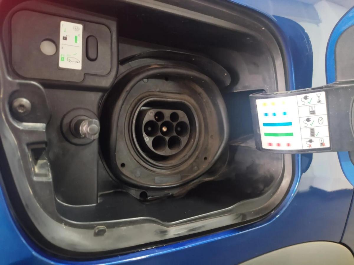 renault-captur-2023-hibrido-a-gasolina-1598cc