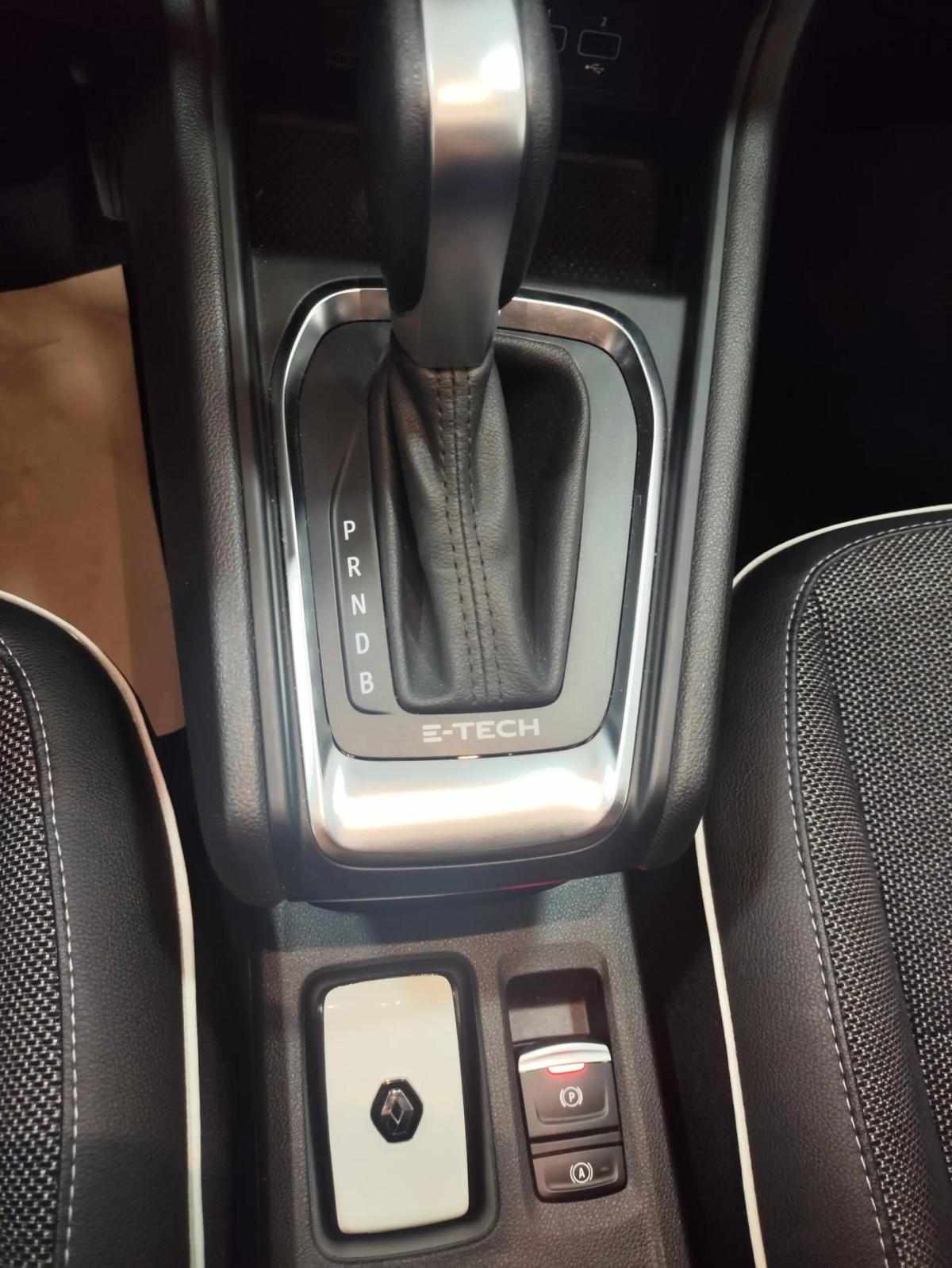 renault-captur-2023-hibrido-a-gasolina-1598cc
