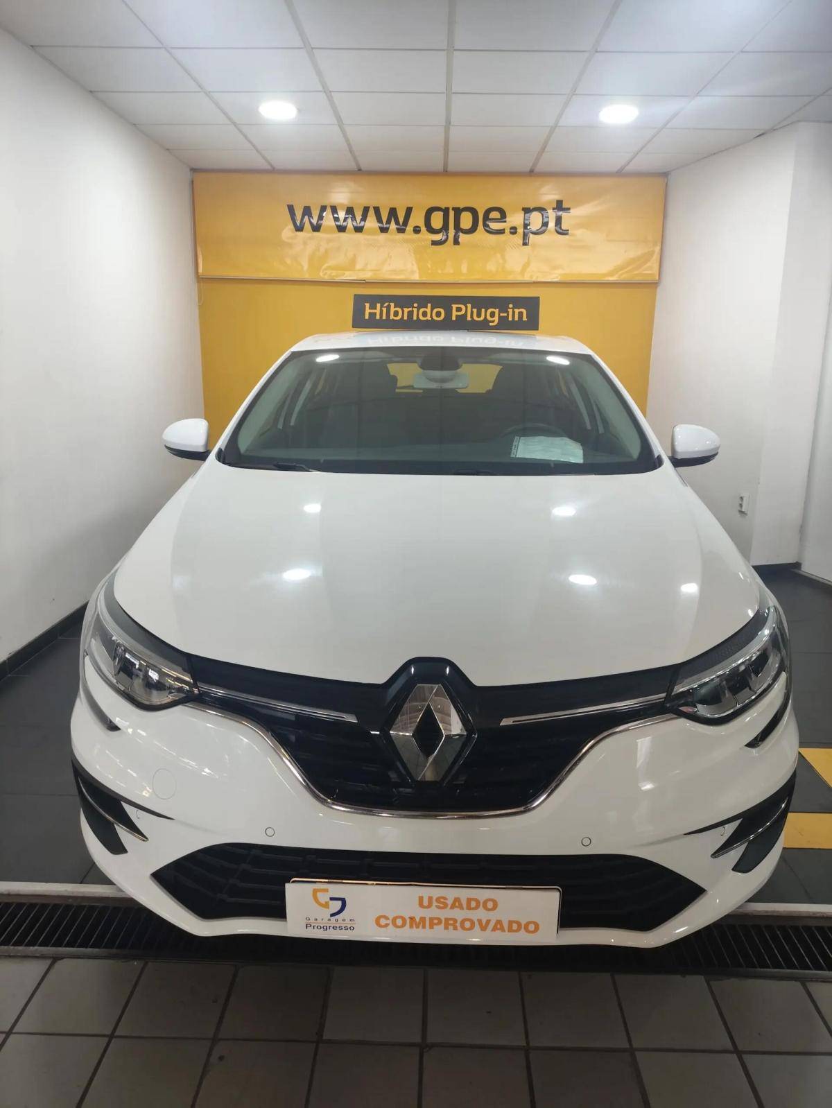 renault-megane-2023-hibrido-a-gasolina-1598cc