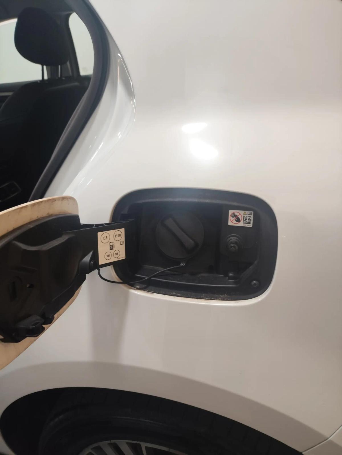 renault-megane-2023-hibrido-a-gasolina-1598cc