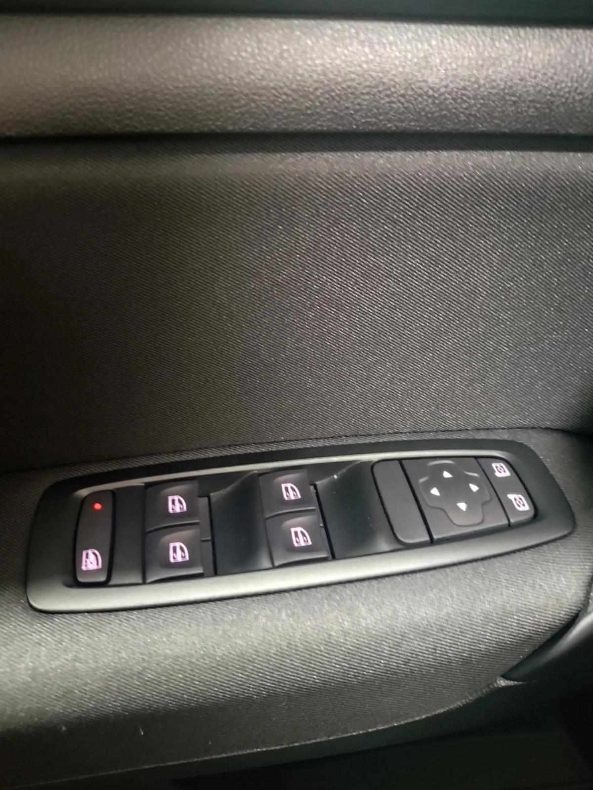 renault-megane-2023-hibrido-a-gasolina-1598cc
