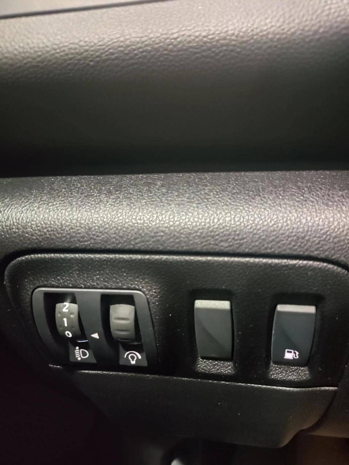 renault-megane-2023-hibrido-a-gasolina-1598cc