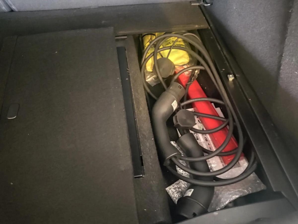 renault-megane-2023-hibrido-a-gasolina-1598cc