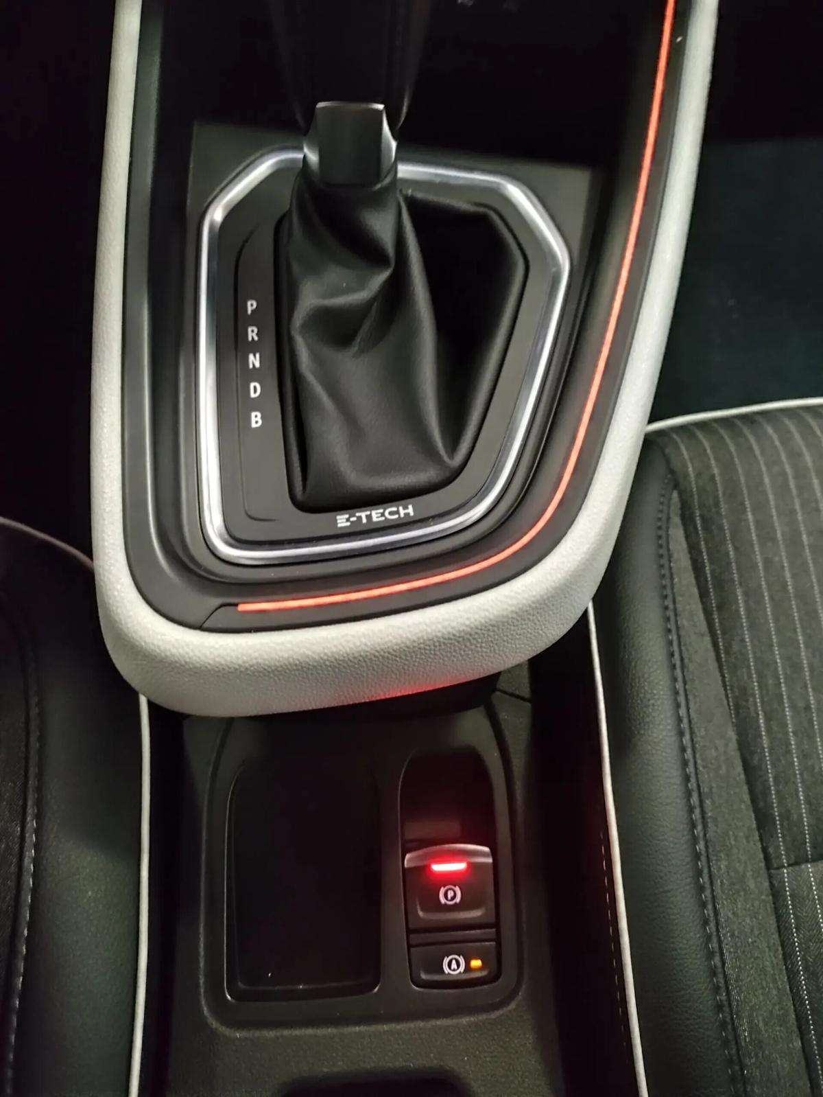 renault-clio-2021-hibrido-a-gasolina-1598cc