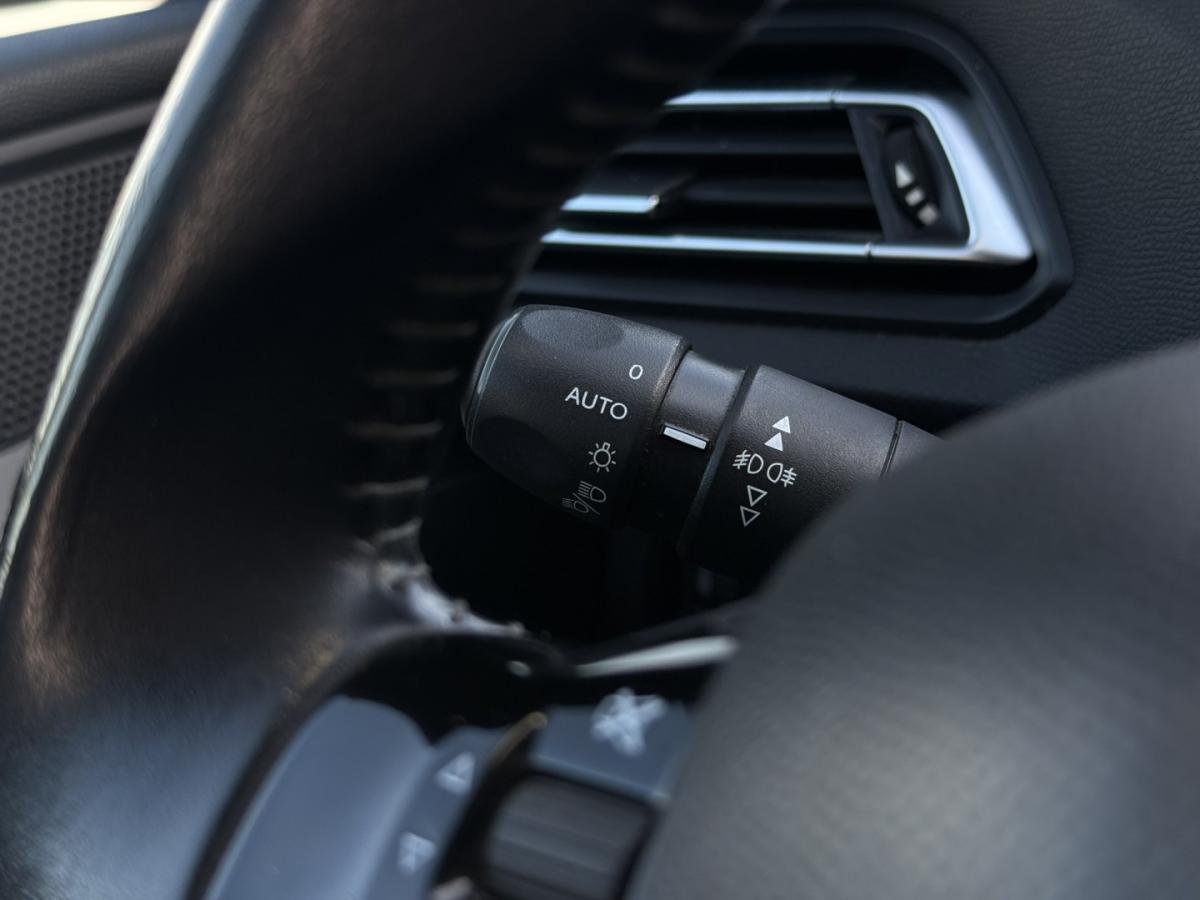 peugeot-308-sw-2017-diesel-1560cc