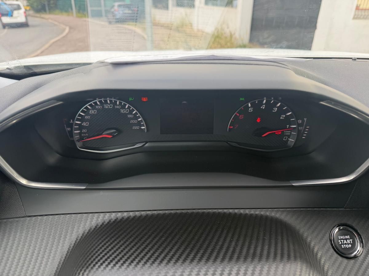 peugeot-2008-2021-gasolina-1199cc