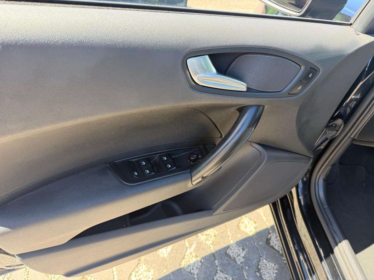 audi-a1-sportback-2012-diesel-1598cc