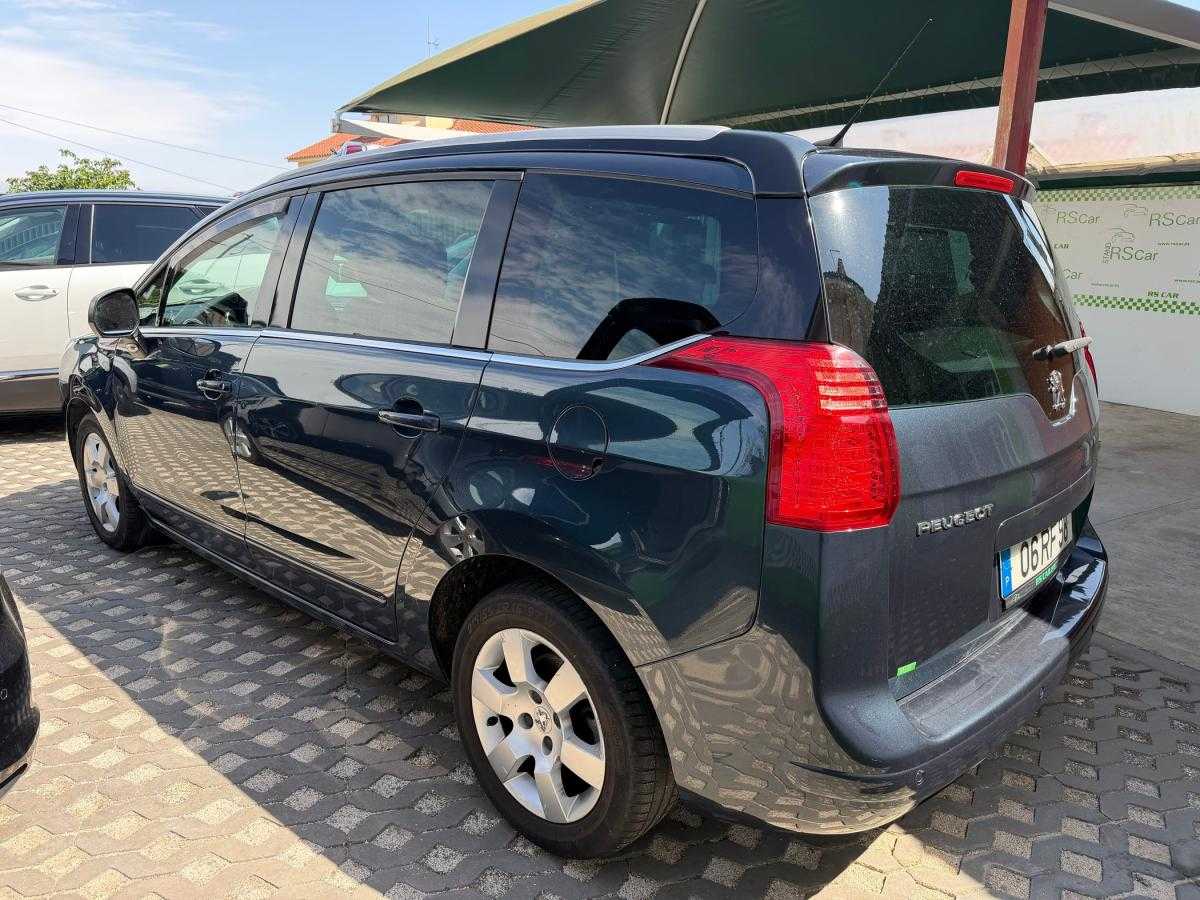 peugeot-5008-2012-diesel-1560cc