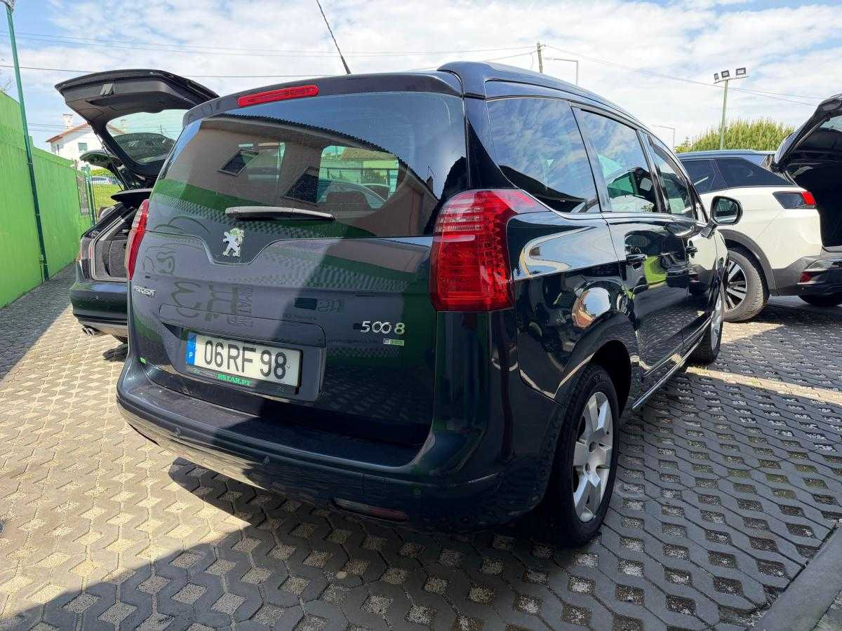 peugeot-5008-2012-diesel-1560cc