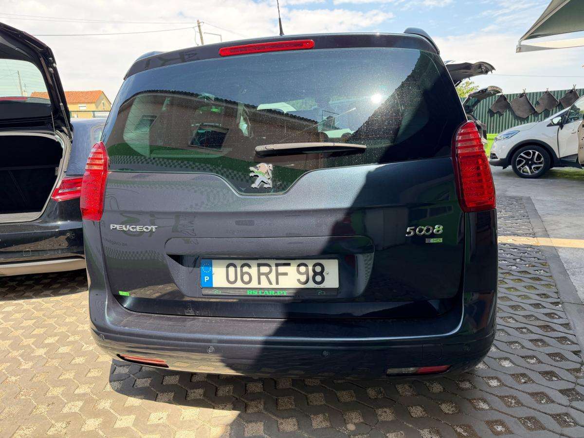 peugeot-5008-2012-diesel-1560cc