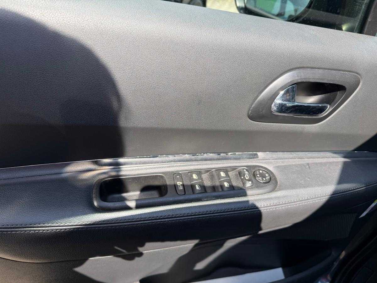 peugeot-5008-2012-diesel-1560cc