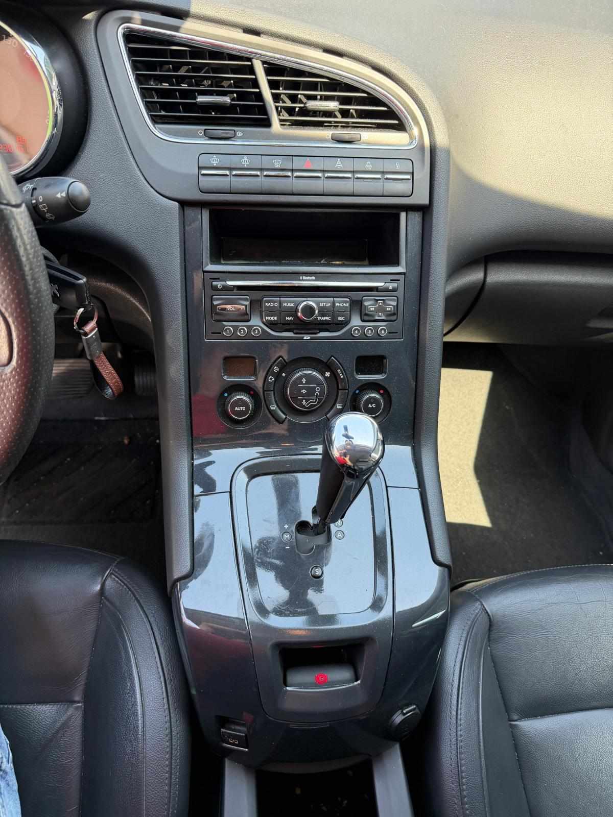 peugeot-5008-2012-diesel-1560cc