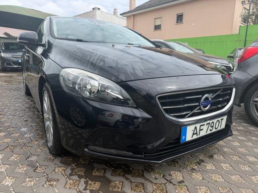 volvo-v40-2014-diesel-1560cc