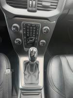 volvo-v40-2014-diesel-1560cc