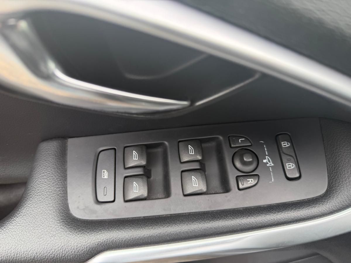 volvo-v40-2014-diesel-1560cc