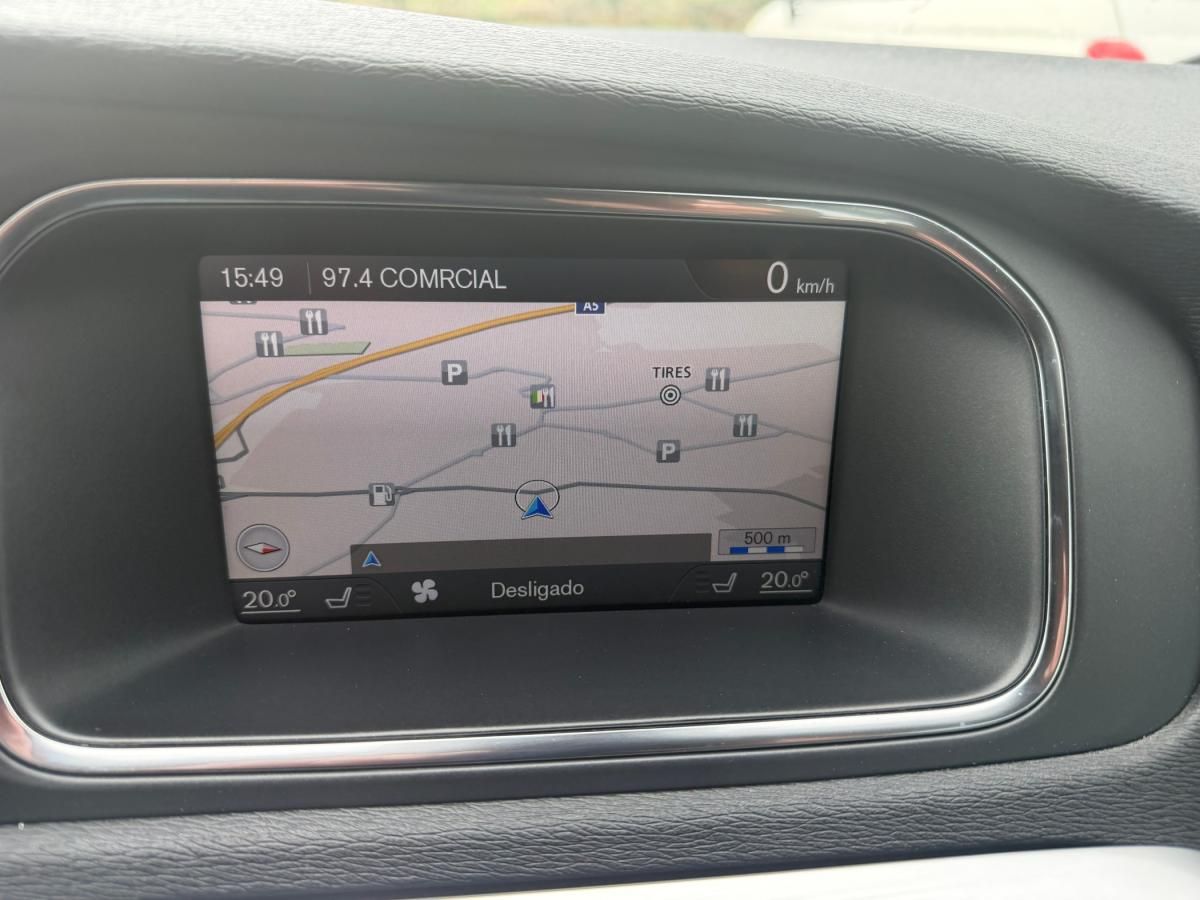 volvo-v40-2014-diesel-1560cc